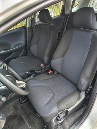 HONDA-FIT-2010