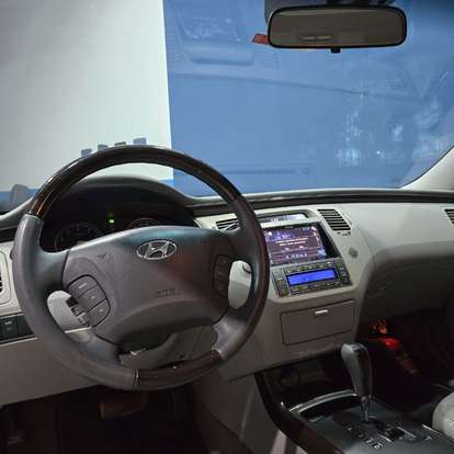 HYUNDAI-AZERA-2010