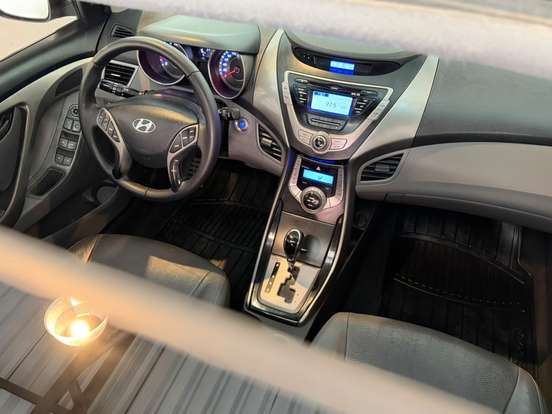 HYUNDAI-ELANTRA-2012