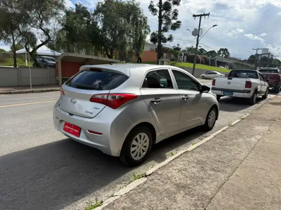 HYUNDAI-HB20-2012