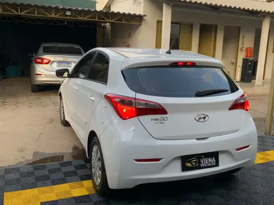 HYUNDAI-HB20-1.0 COMFORT 12V FLEX 4P MANUAL HYUNDAI-HB20-2015
