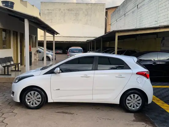 HYUNDAI-HB20-1.0 COMFORT 12V FLEX 4P MANUAL HYUNDAI-HB20-2015