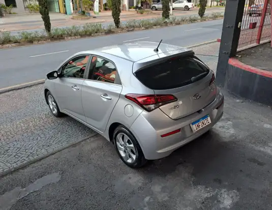 HYUNDAI-HB20-2017