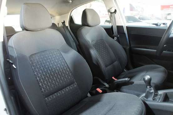 HYUNDAI-HB20-2023