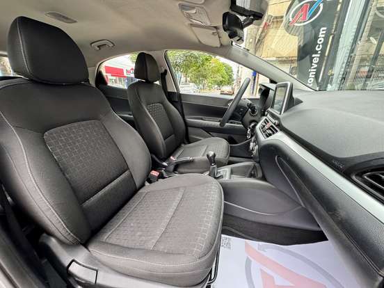HYUNDAI-HB20-2023