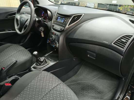HYUNDAI-HB20-2016