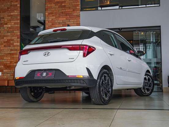 HYUNDAI-HB20-2023