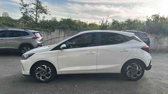 HYUNDAI-HB20-2023