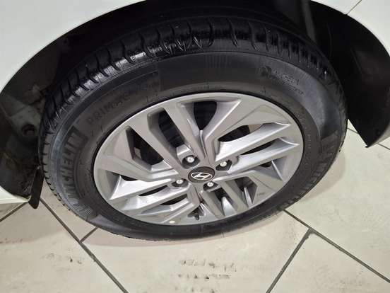 HYUNDAI-HB20-2023