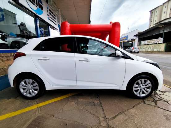 HYUNDAI-HB20-2017