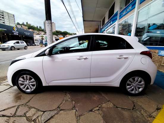 HYUNDAI-HB20-1.6 COMFORT PLUS 16V FLEX 4P AUTOMÁTICO HYUNDAI-HB20-2017