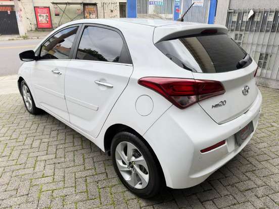 HYUNDAI-HB20-1.6 PREMIUM 16V FLEX 4P AUTOMÁTICO HYUNDAI-HB20-2015