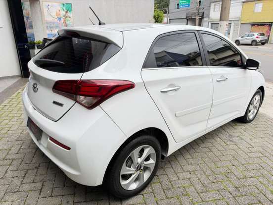 HYUNDAI-HB20-2015