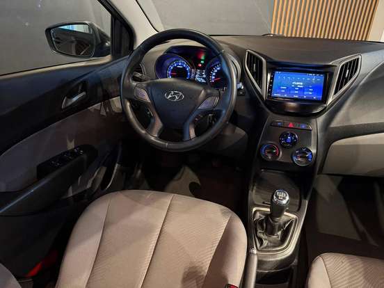 HYUNDAI-HB20-2013