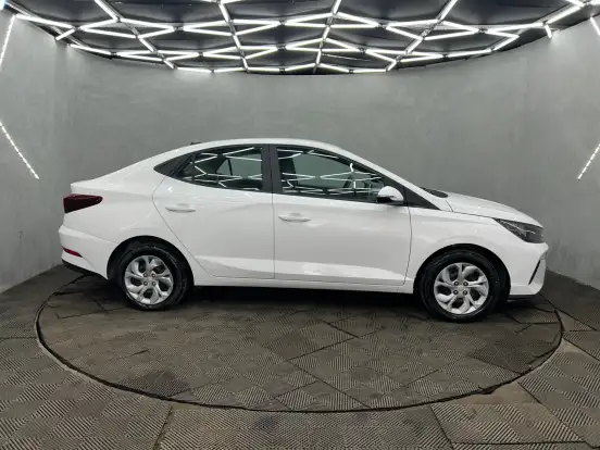 HYUNDAI-HB20S-2024