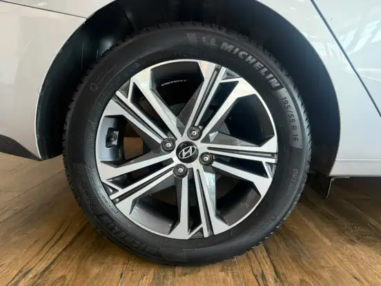 HYUNDAI-HB20S-2023