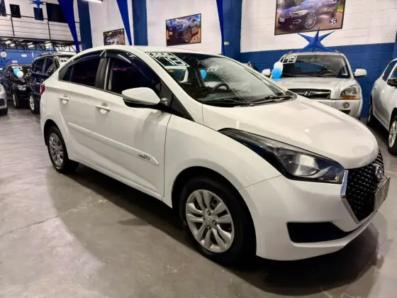 HYUNDAI HB20S 1.6 COMFORT PLUS 16V FLEX 4P MANUAL