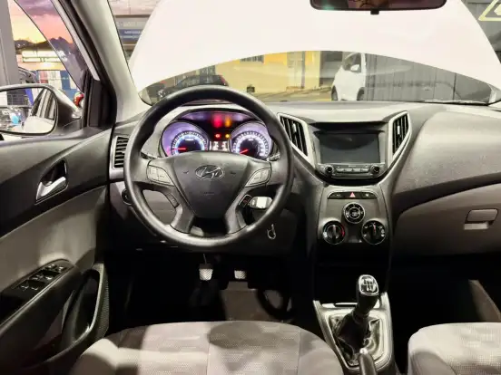 HYUNDAI-HB20S-2017