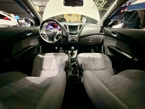 HYUNDAI-HB20S-2017