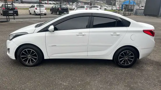 HYUNDAI-HB20S-2015