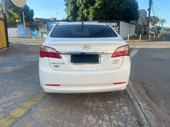 HYUNDAI-HB20S-2013