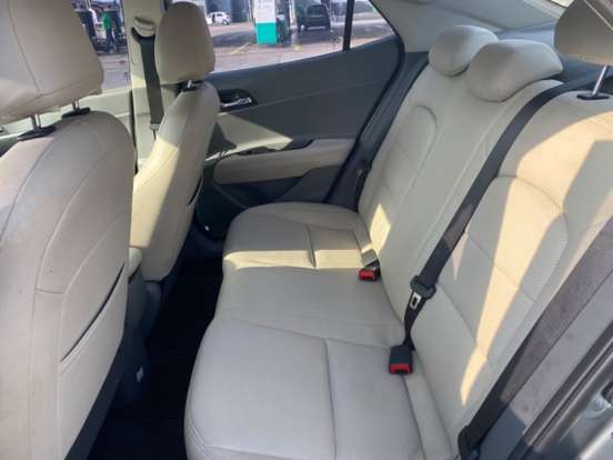 HYUNDAI-HB20S-2023