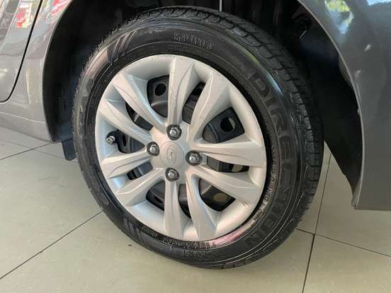 HYUNDAI-HB20S-1.6 COMFORT PLUS 16V FLEX 4P AUTOMÁTICO HYUNDAI-HB20S-2017