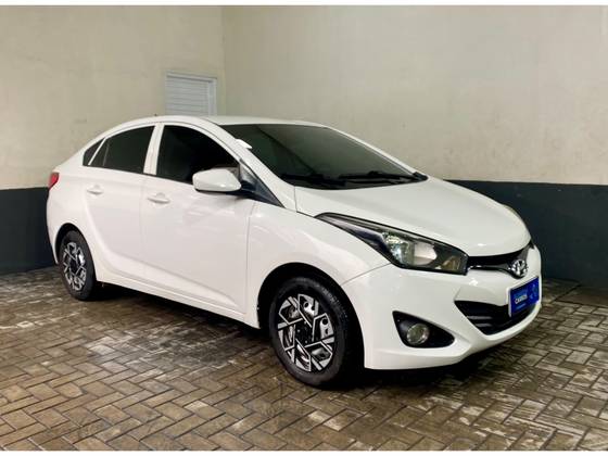 HYUNDAI HB20S 1.6 COMFORT PLUS 16V FLEX 4P MANUAL