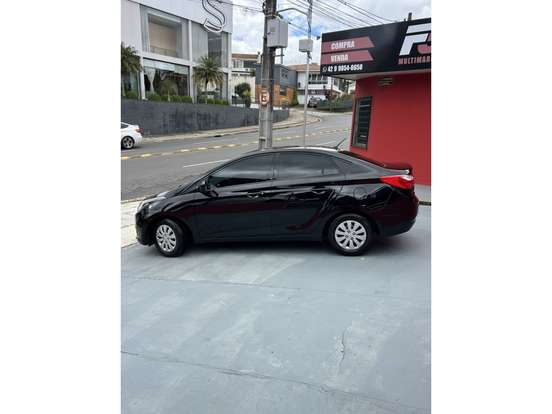 HYUNDAI-HB20S-2013