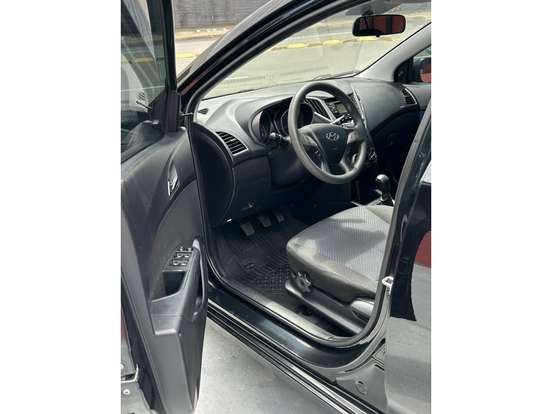 HYUNDAI-HB20S-2013