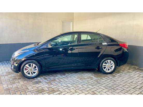 HYUNDAI-HB20S-2013