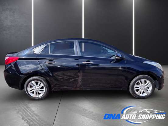 HYUNDAI-HB20S-2015
