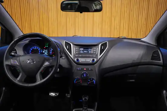 HYUNDAI-HB20X-1.6 16V STYLE FLEX 4P AUTOMÁTICO HYUNDAI-HB20X-2017