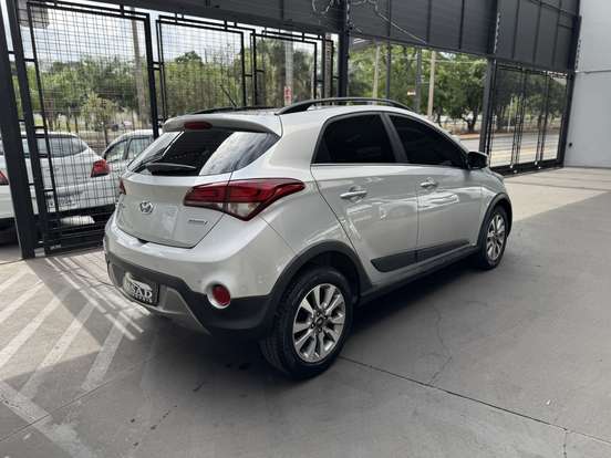 HYUNDAI-HB20X-1.6 16V PREMIUM FLEX 4P AUTOMÁTICO HYUNDAI-HB20X-2018