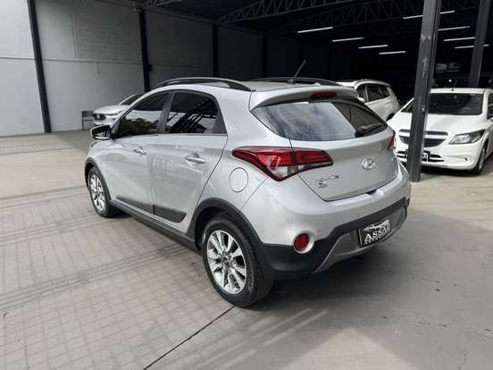 HYUNDAI-HB20X-1.6 16V PREMIUM FLEX 4P AUTOMÁTICO HYUNDAI-HB20X-2018