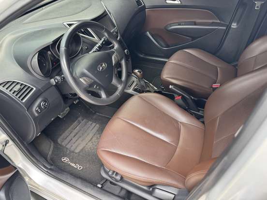 HYUNDAI-HB20X-1.6 16V PREMIUM FLEX 4P AUTOMÁTICO HYUNDAI-HB20X-2018