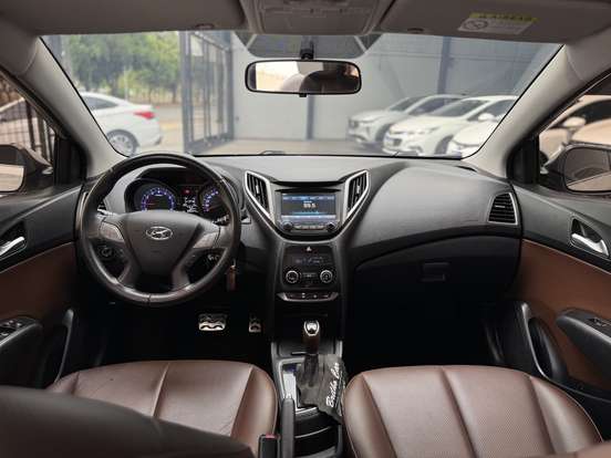 HYUNDAI-HB20X-2018