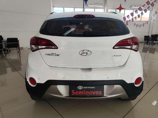 HYUNDAI-HB20X-1.6 16V PREMIUM FLEX 4P AUTOMÁTICO HYUNDAI-HB20X-2016