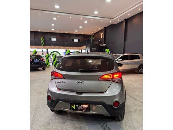 HYUNDAI-HB20X-1.6 16V PREMIUM FLEX 4P AUTOMÁTICO HYUNDAI-HB20X-2017
