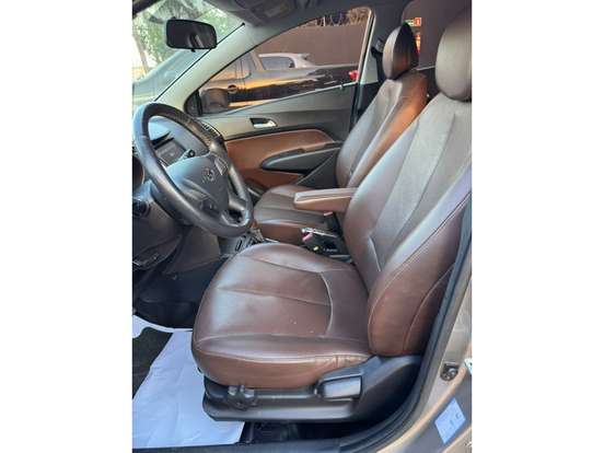 HYUNDAI-HB20X-2017