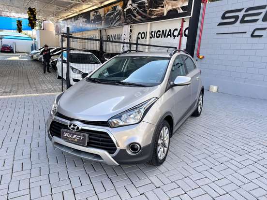 HYUNDAI-HB20X-2015