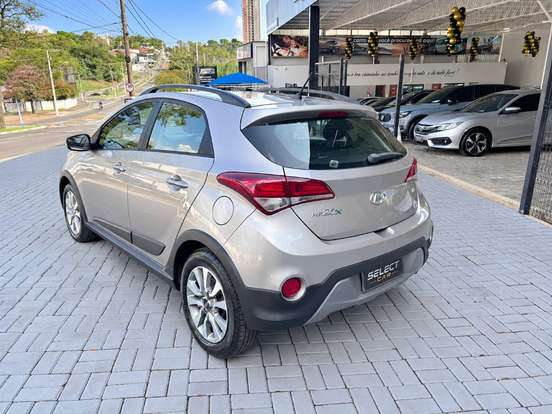 HYUNDAI-HB20X-2015