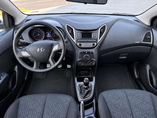 HYUNDAI-HB20X-1.6 16V STYLE FLEX 4P MANUAL HYUNDAI-HB20X-2015