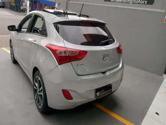 HYUNDAI-I30-1.8 MPI 16V GASOLINA 4P AUTOMATICO HYUNDAI-I30-2015