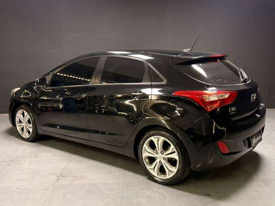 HYUNDAI-I30-1.8 MPI 16V GASOLINA 4P AUTOMATICO HYUNDAI-I30-2014