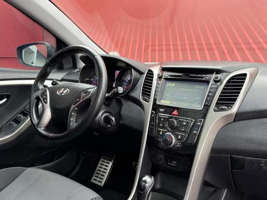 HYUNDAI-I30-1.8 MPI 16V GASOLINA 4P AUTOMATICO HYUNDAI-I30-2015