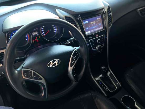 HYUNDAI-I30-1.8 MPI 16V GASOLINA 4P AUTOMATICO HYUNDAI-I30-2014