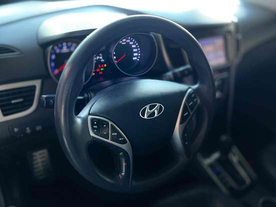 HYUNDAI-I30-1.8 MPI 16V GASOLINA 4P AUTOMATICO HYUNDAI-I30-2014
