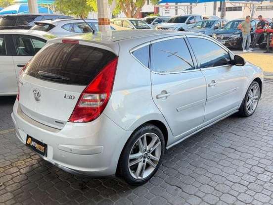 HYUNDAI-I30-2.0 MPFI GLS 16V GASOLINA 4P AUTOMÁTICO HYUNDAI-I30-2011