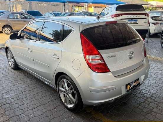 HYUNDAI-I30-2.0 MPFI GLS 16V GASOLINA 4P AUTOMÁTICO HYUNDAI-I30-2011